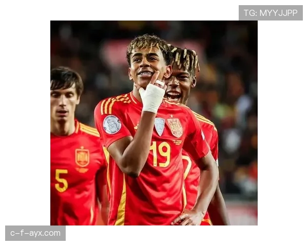 新星闪耀绿茵场：年轻天才惊艳表现引豪门竞相追逐