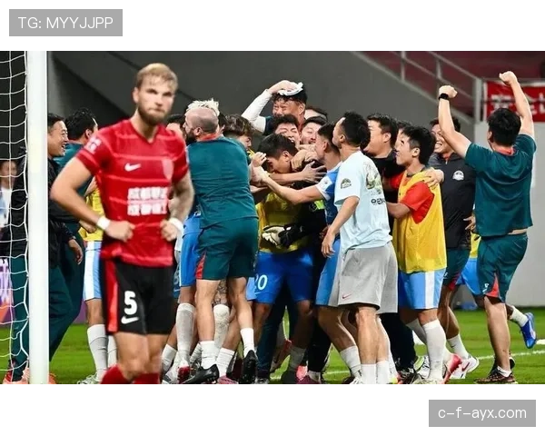 中超战力新格局：多队表现抢眼，冠军争夺白热化