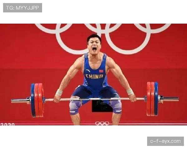 吕小军训练室里活像隐士，出门就被一堆快闪摄像头围堵？！